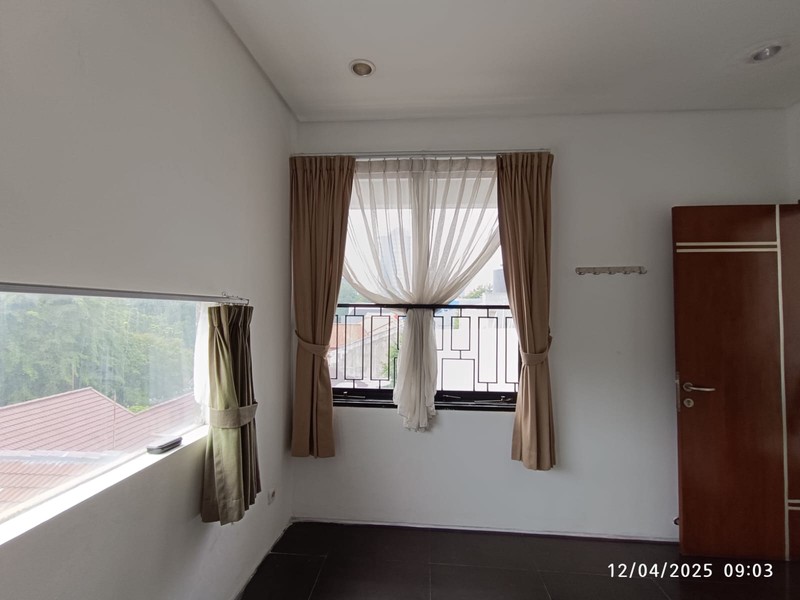 Rumah Nyaman dan Fungsional View Eco Park di Tebet Jakarta Selatan