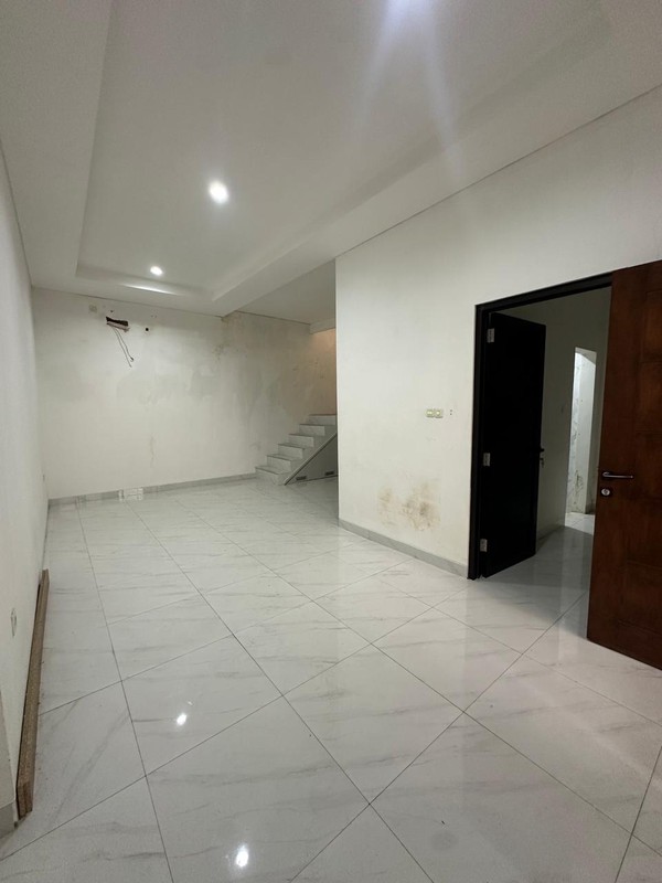 Dijual Rumah di JL. Kencana Kelurahan Cipondoh - Tangerang