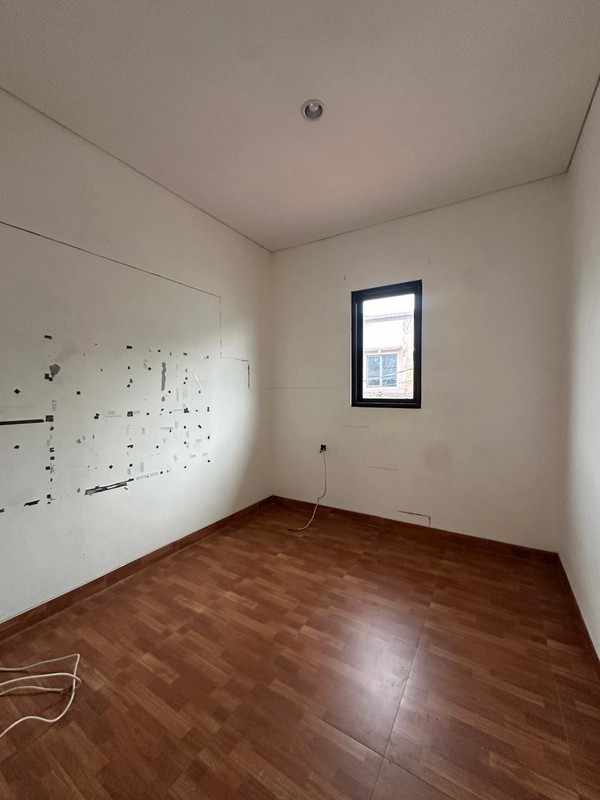 Dijual Rumah di JL. Kencana Kelurahan Cipondoh - Tangerang