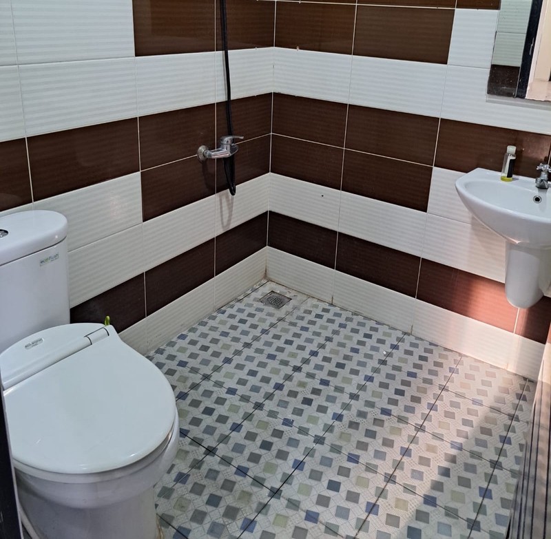 Rumah Hook Disewakan dengan 4 KT Lokasi Strategis dan Akses Jalan 3 Mobil di Tebet Timur Jaksel