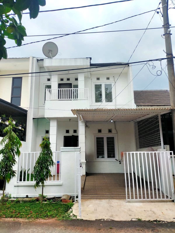 Dijual Rumah Nyaman di Regency Melati Mas - Dekat Alam Sutera & BSD