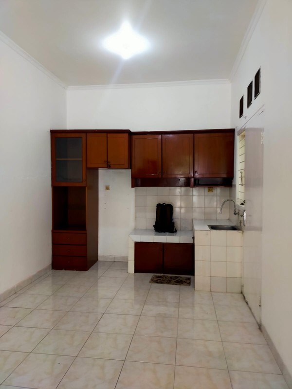 Dijual Rumah Nyaman di Regency Melati Mas - Dekat Alam Sutera & BSD