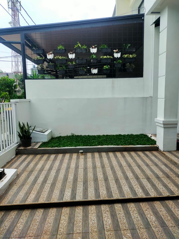 Dijual Rumah Nyaman di Regency Melati Mas - Dekat Alam Sutera & BSD