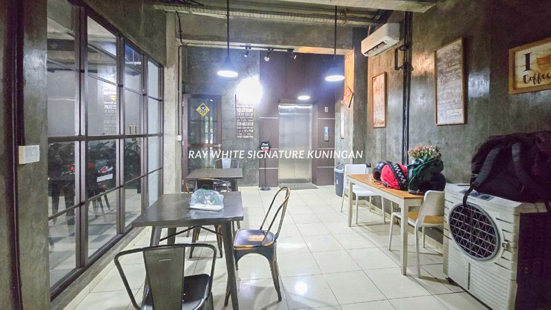 Ruko 4 Lantai Strategis Dekat Bendungan Hilir raya - Cocok untuk Kantor & Usaha