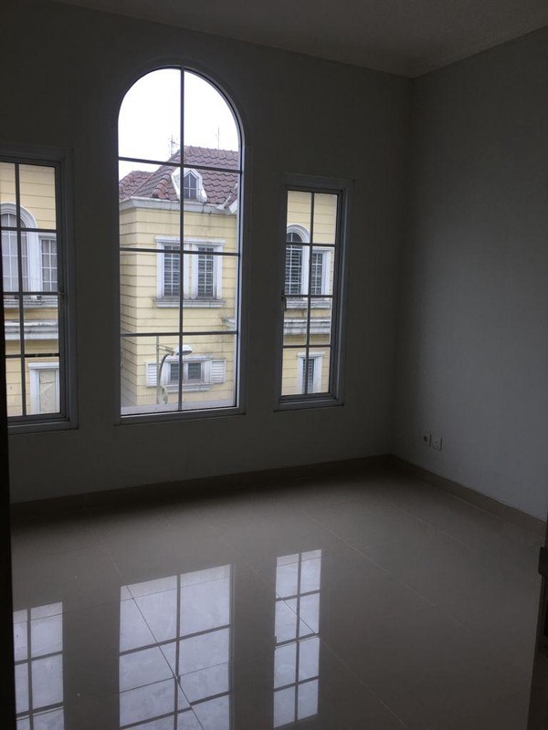 Rumah Montana Village GS Green Stock