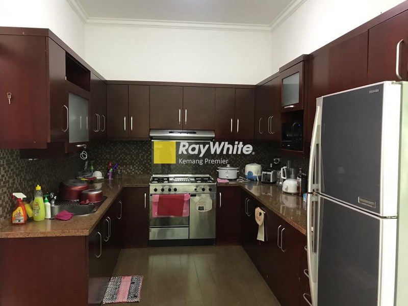 Rumah Modern 2 Lantai Marmer ceiling tinggi lokasi pejaten barat kemang jakarta selatan 