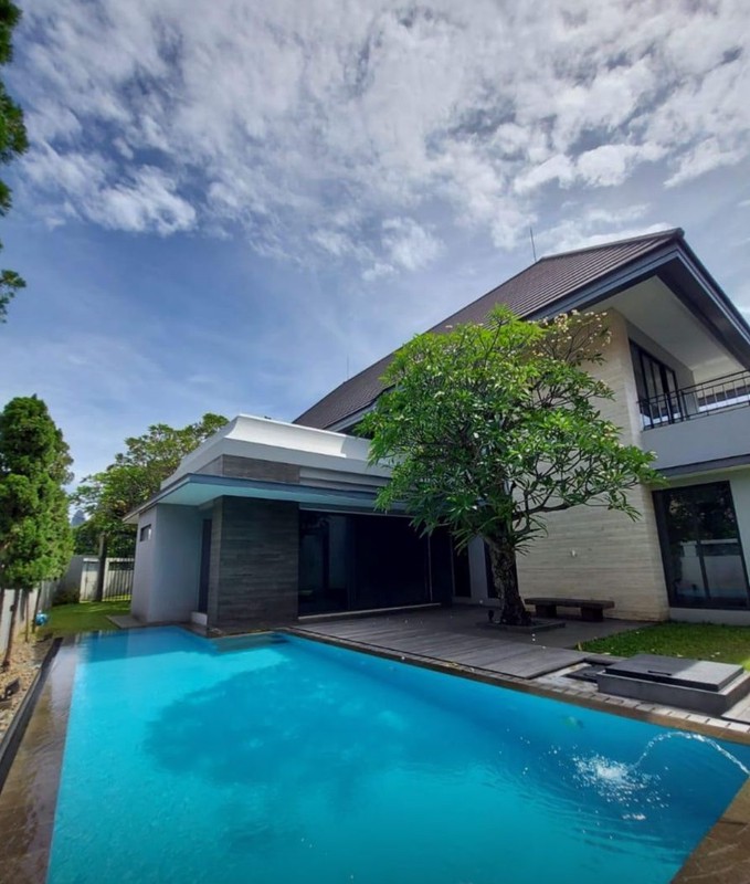 Rumah Minimalis Hook Modern Di Daerah Kebayoran Baru