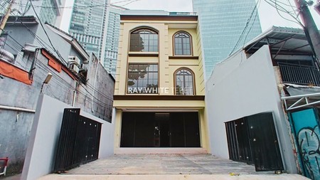 Disewakan Ruko Hadap Jalan Satrio 3,5 Lantai - Setiabudi, Jaksel