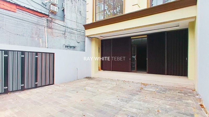 Disewakan Ruko Hadap Jalan Satrio 3,5 Lantai - Setiabudi, Jaksel