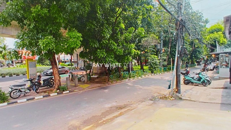 Disewakan Ruko Hadap Jalan Satrio 3,5 Lantai - Setiabudi, Jaksel