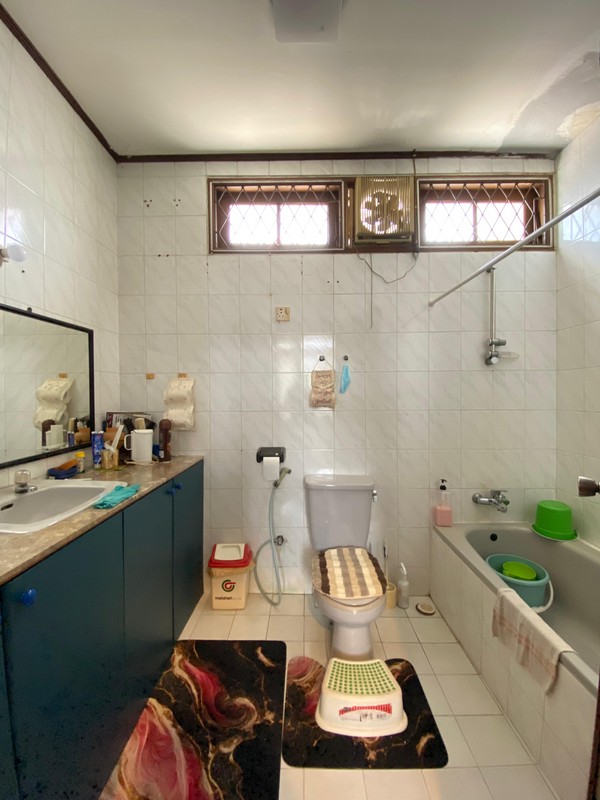 Hunian 2 Lantai dalam Komplek Strategis di Lebak Bulus