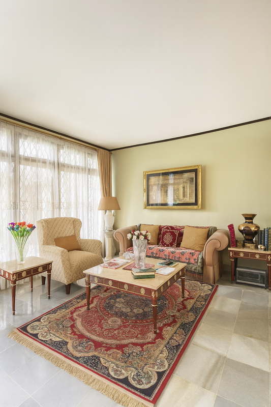 Hunian 2 Lantai dalam Komplek Strategis di Lebak Bulus