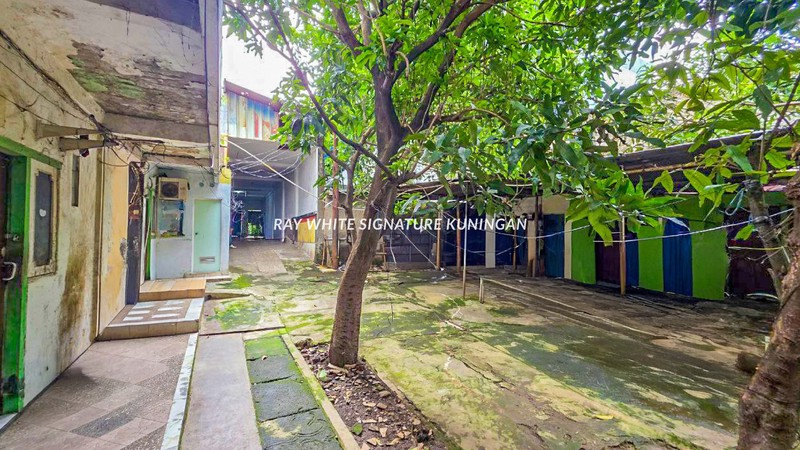 Tanah dan Bangunan Area Komersial Harga Dibawah NJOP di Ciputat Raya 