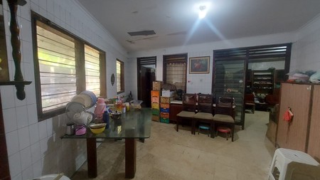 Dijual Cepat Rumah Klasik Area Strategis dekat Patung Pancoran (Monumen Dirgantara) Landmark Jakarta Selatan