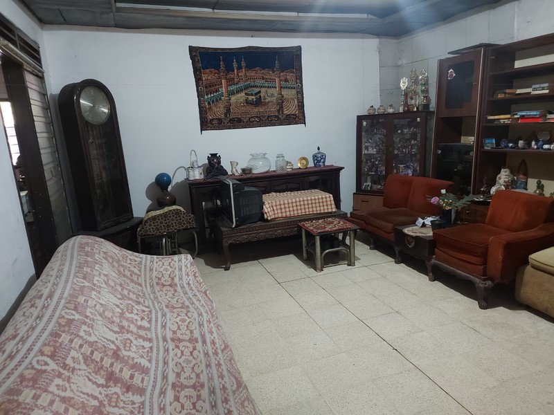 Dijual Cepat Rumah Klasik Area Strategis dekat Patung Pancoran (Monumen Dirgantara) Landmark Jakarta Selatan