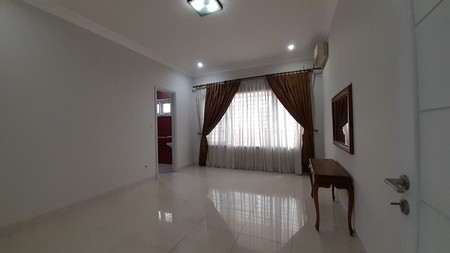 Rumah 2 Lantai di Taman Duren Sawit Jaktim