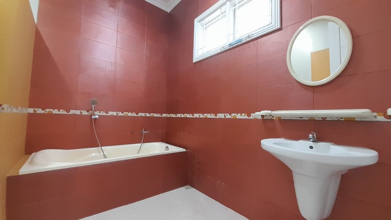 Rumah 2 Lantai di Taman Duren Sawit Jaktim