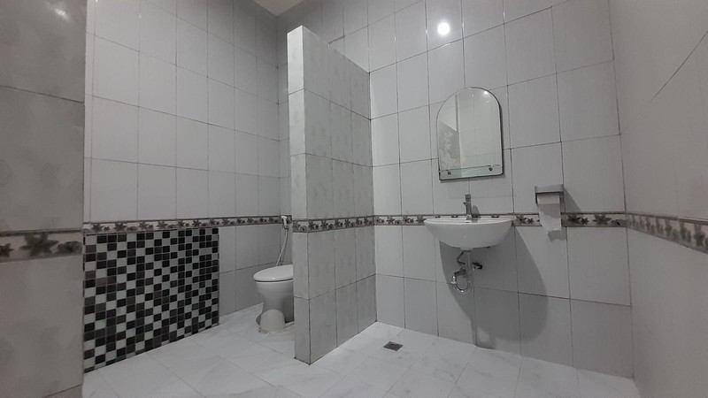 Rumah 2 Lantai di Taman Duren Sawit Jaktim