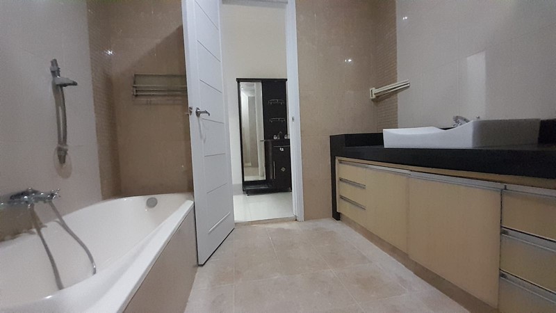 Rumah 2 Lantai di Taman Duren Sawit Jaktim