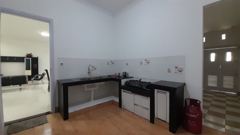 Rumah 2 Lantai di Taman Duren Sawit Jaktim