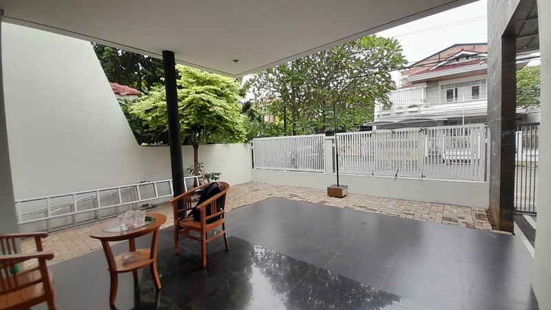 Rumah 2 Lantai di Taman Duren Sawit Jaktim