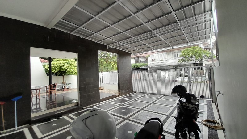 Rumah 2 Lantai di Taman Duren Sawit Jaktim