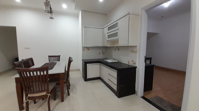 Rumah 2 Lantai di Taman Duren Sawit Jaktim