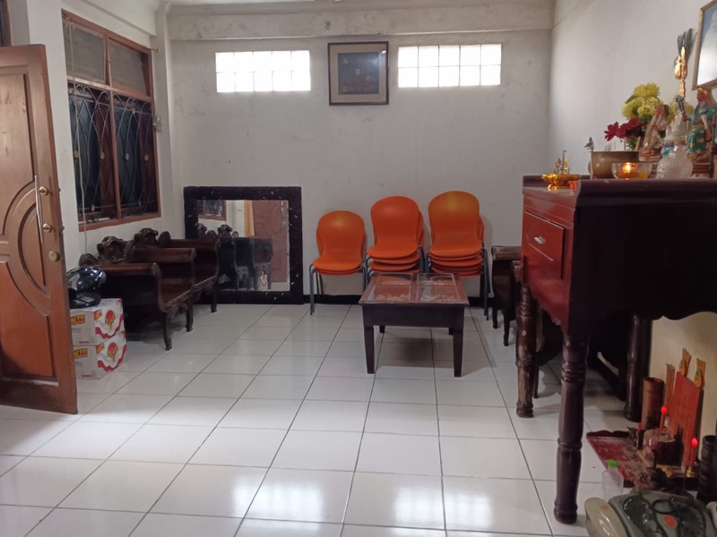 Rumah Cocok Untuk Tempat Tinggal dan Berdagang di Menteng Dalam