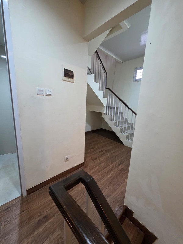 Rumah Cantik 2 lantai  di CBD Frasser Park Citra Gran