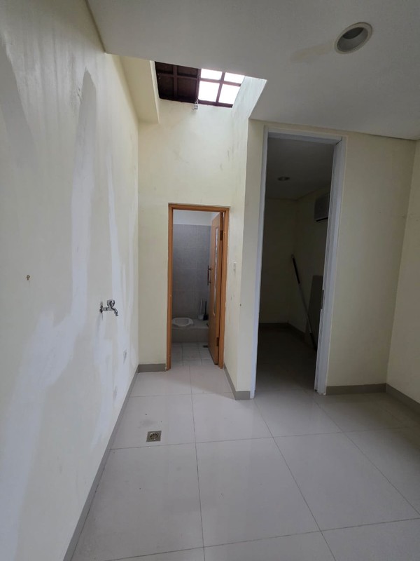 Rumah Cantik 2 lantai  di CBD Frasser Park Citra Gran