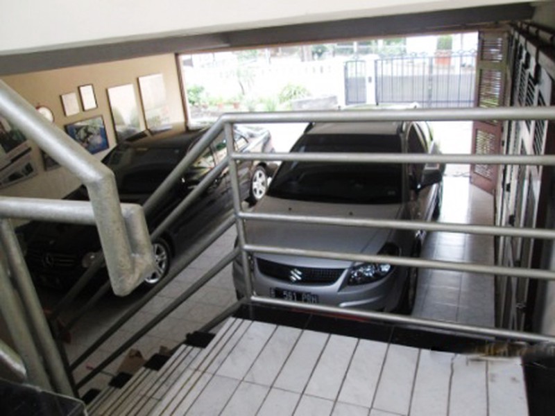 Rumah Luxury di Kawasan Bintaro Sektor 1, Jakarta Selatan