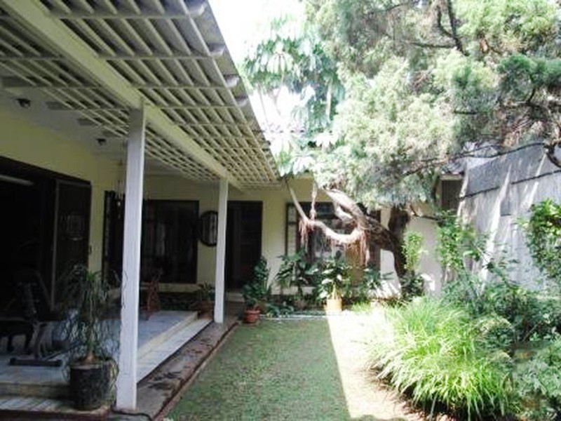 Rumah Luxury di Kawasan Bintaro Sektor 1, Jakarta Selatan