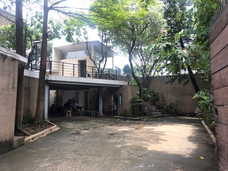 Dijual Rumah Compound di Kemang