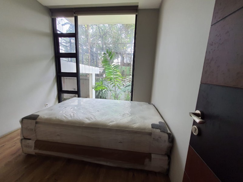 Dijual Rumah Compound di Kemang