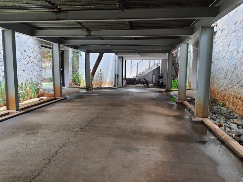 Dijual Rumah Compound di Kemang