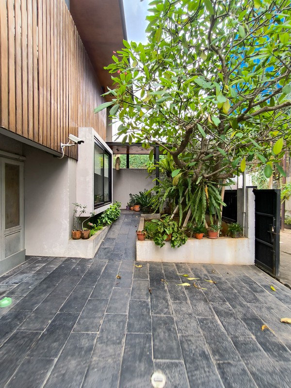 Rumah Mewah Cantik Di Jakarta Selatan Luas 325 m2 Bangunan 450 m2 SHM.