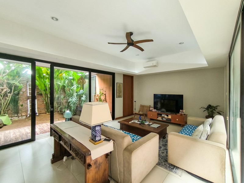 Rumah Mewah Cantik Di Jakarta Selatan Luas 325 m2 Bangunan 450 m2 SHM.