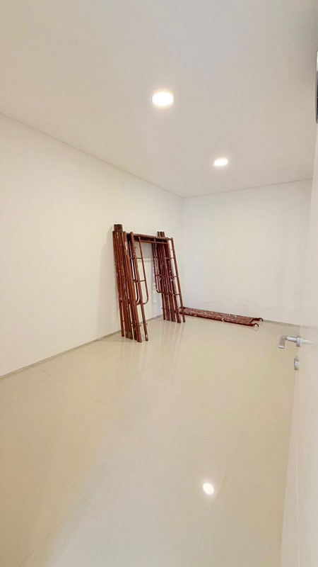 DIJUAL RUMAH BARU GRESS FULL RENOVASI 2 LANTAI NORTHWEST HILL SIAP HUNI CITRALAND