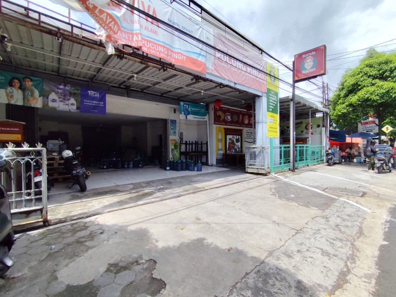 Dijual Rumah Dengan Tanah Yang Luas, 848 Meter Persegi, Berada Dekat Dengan Tugu Jogja, Bumujo, Jetis, Yogyakarta