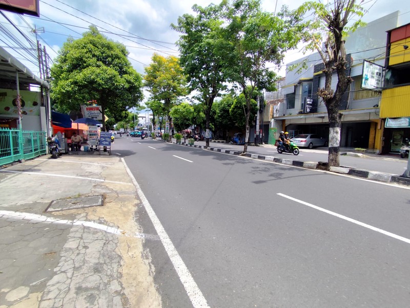 Dijual Rumah Dengan Tanah Yang Luas, 848 Meter Persegi, Berada Dekat Dengan Tugu Jogja, Bumujo, Jetis, Yogyakarta