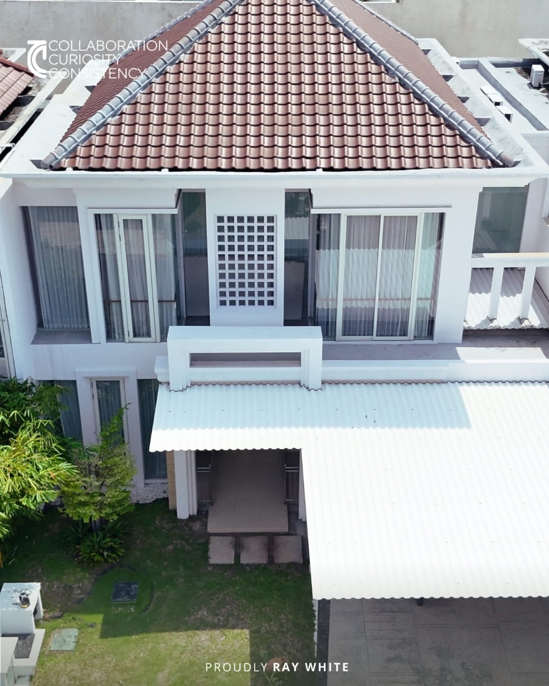 Jual Rumah 3 Lantai di Graha Family Surabaya Barat