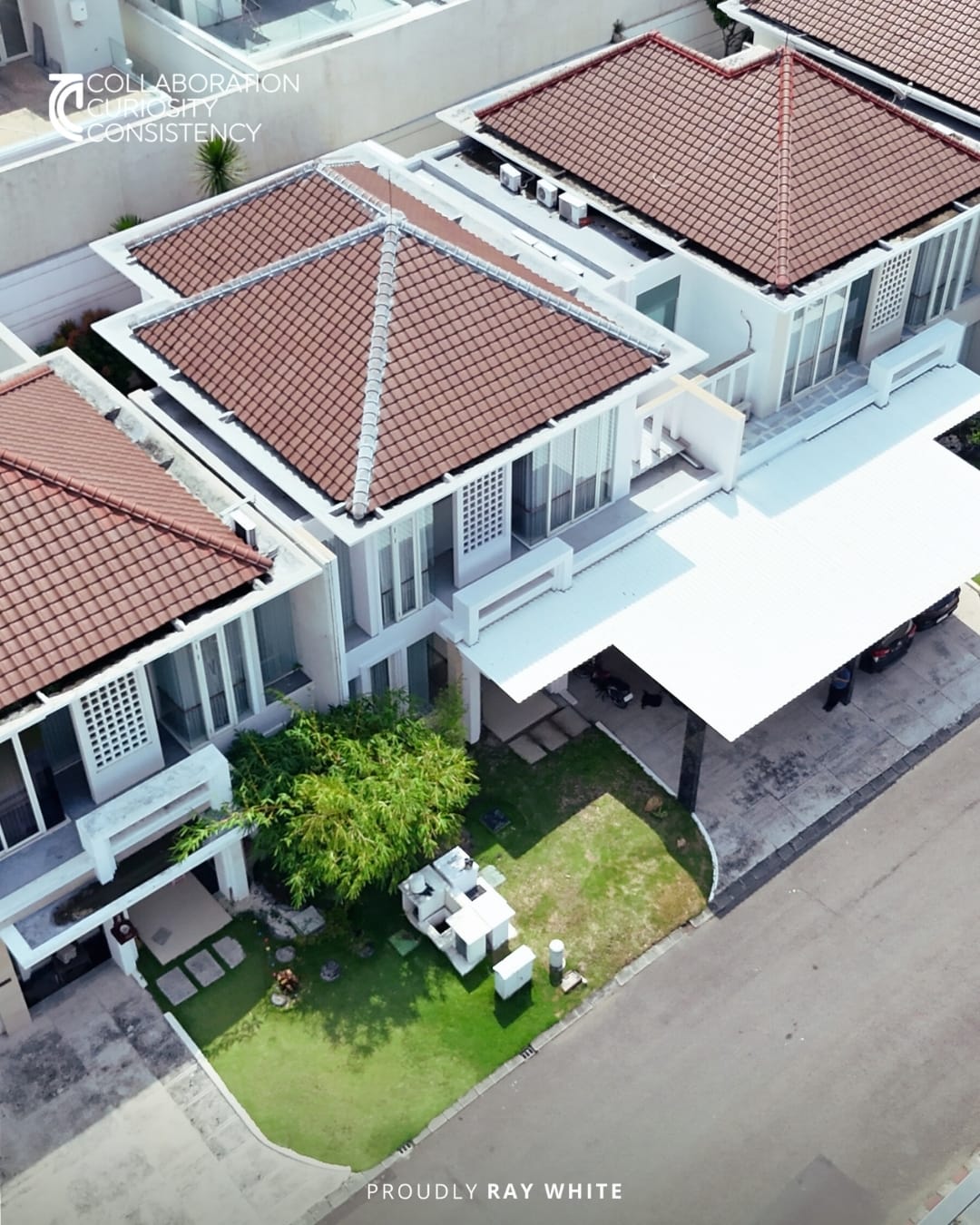 Jual Rumah 3 Lantai di Graha Family Surabaya Barat