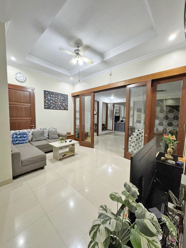 Rumah Kost siap huni 3 Lantai di Kelapa Dua selangkah ke Gading Serpong