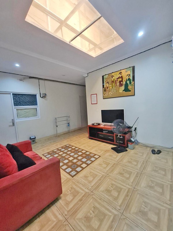 Rumah Kost siap huni 3 Lantai di Kelapa Dua selangkah ke Gading Serpong