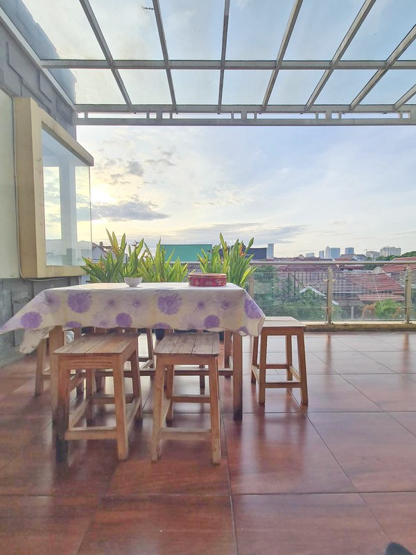 Rumah Kost siap huni 3 Lantai di Kelapa Dua selangkah ke Gading Serpong