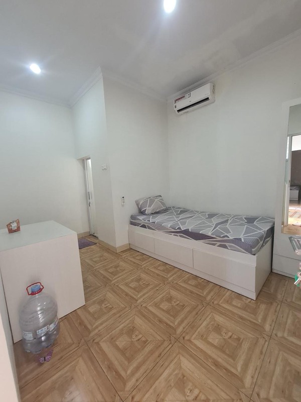 Rumah Kost siap huni 3 Lantai di Kelapa Dua selangkah ke Gading Serpong