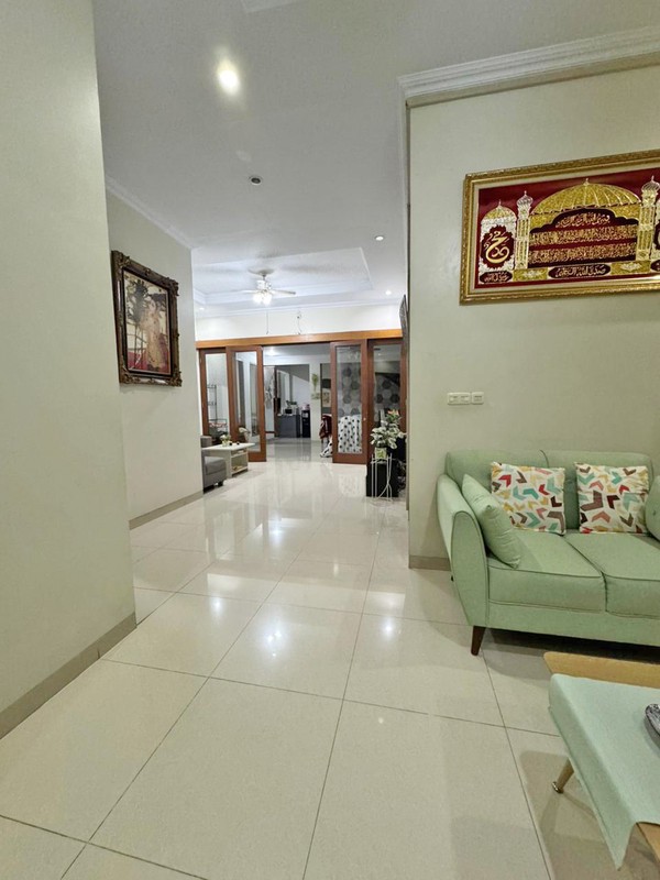 Rumah Kost siap huni 3 Lantai di Kelapa Dua selangkah ke Gading Serpong