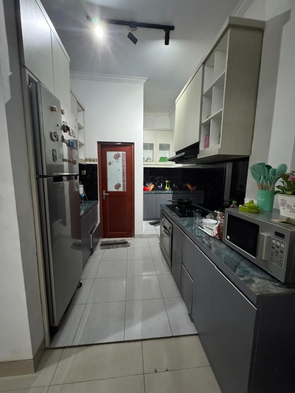 Rumah Kost siap huni 3 Lantai di Kelapa Dua selangkah ke Gading Serpong