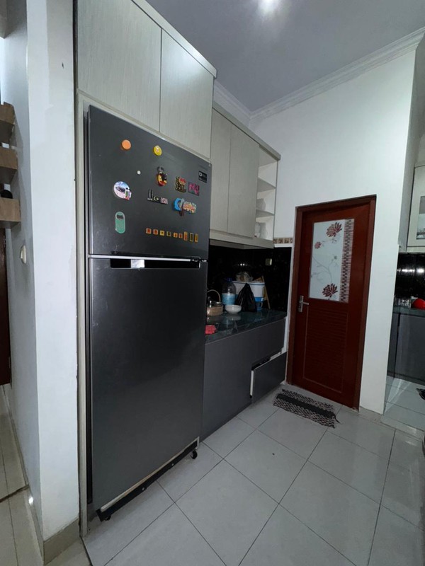 Rumah Kost siap huni 3 Lantai di Kelapa Dua selangkah ke Gading Serpong