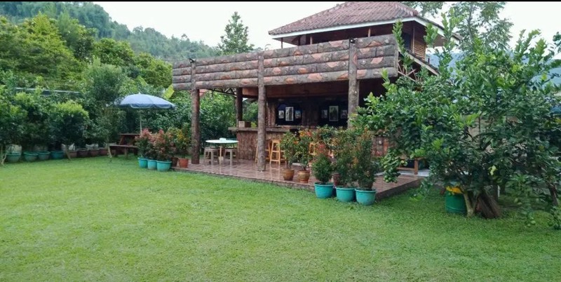 Villa Asri dengan Halaman Luas dan Lingkungan Nyaman @Lembang, Bandung